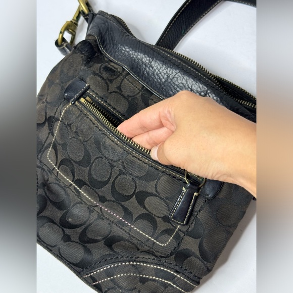 Coach Leather Trim Black Signature Logo Crossbody Bag G065-10402 - Picture 3 of 9